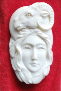 Best Selling Bali Bone Carved Pendant Spirit Model