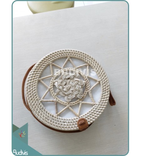 Star And Brided White Round Rattan Bag