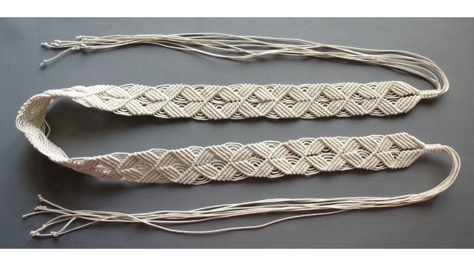 Wholesale Knitting Belt: A Review of the Latest Trends in Costume Jewelry