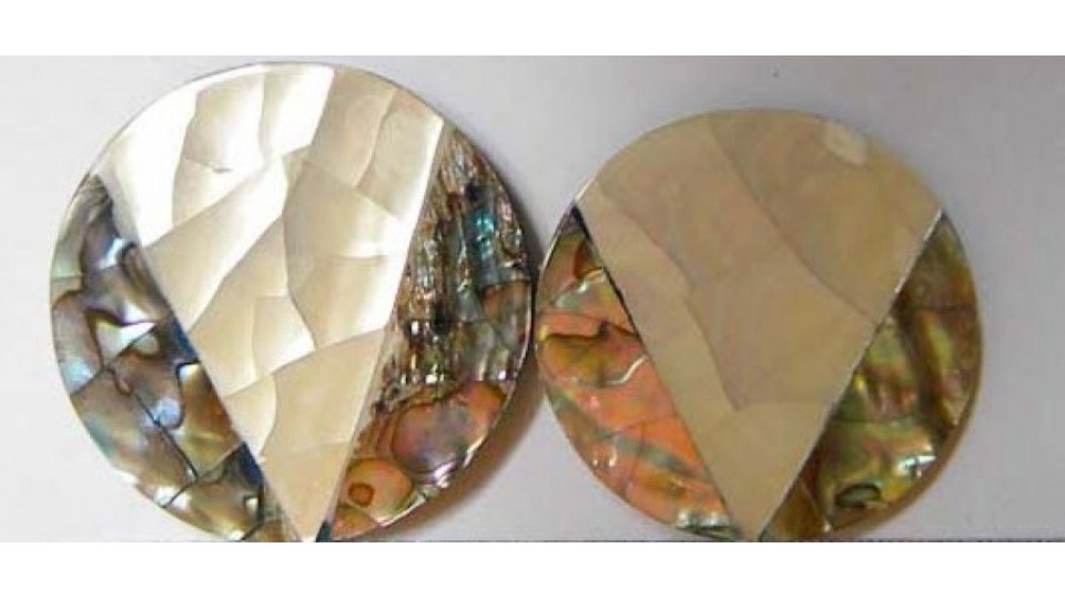 Stunning Abalone Jewelry: Get the Look with Abalone Pendants