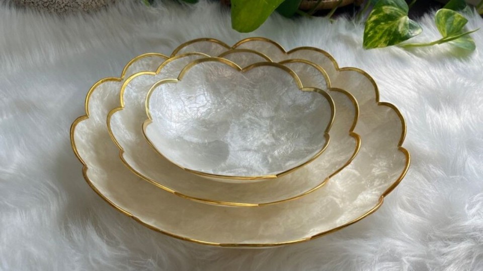 Enhance Your Home Decor with Bali's Wholesale Sea Shell Plate Table Decorations
