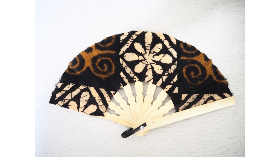 Embrace Elegance and Sustainability with Wholesale Bamboo Hand Fans from Budivis