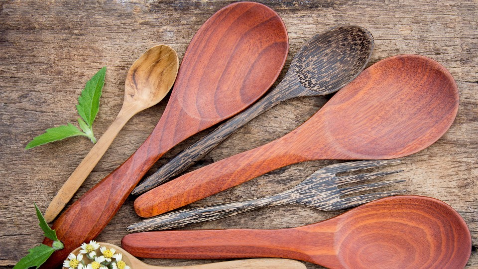 Eco-Friendly Wooden Set Spoon & Fork: The Perfect Addition to Your Kitchen