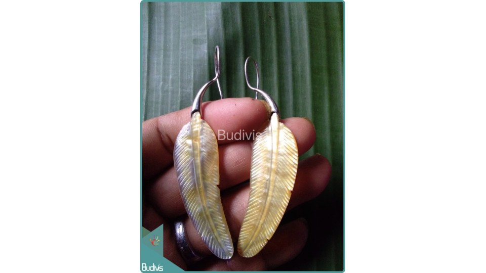 Seashell Earring With Feather Motive Sterling Silver Hook 925
