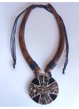 Image of Wood Choker Pendant Necklace Made in Indonesia Costume Jewellery Source: CV.Budivis in Bali, Indonesia