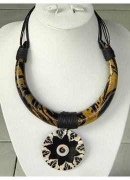 Image of Wooden Choker Necklace Costume Jewellery Source: CV.Budivis in Bali, Indonesia