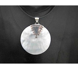 Image of Beautiful Mop Sea Shell Pendant With Sterling Silver Silver 925 From Artisans Costume Jewellery Source: CV.Budivis in Bali, Indonesia