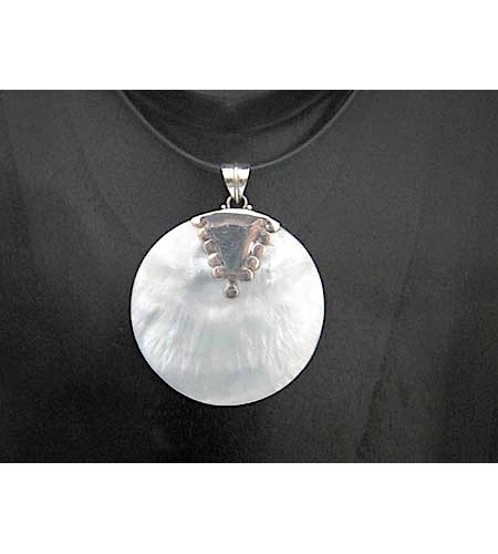 Beautiful Mop Sea Shell Pendant With Sterling Silver Silver 925 From Artisans