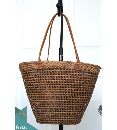 Round Rattan Basket Bag Casual Fashion Hand-Woven Crafts - China Hand-Woven  Crafts and Casual Bag price | Made-in-China.com