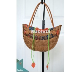 Image of Crescent Moon Rattan Hand Bag Fashion Bags Source: CV.Budivis in Bali, Indonesia