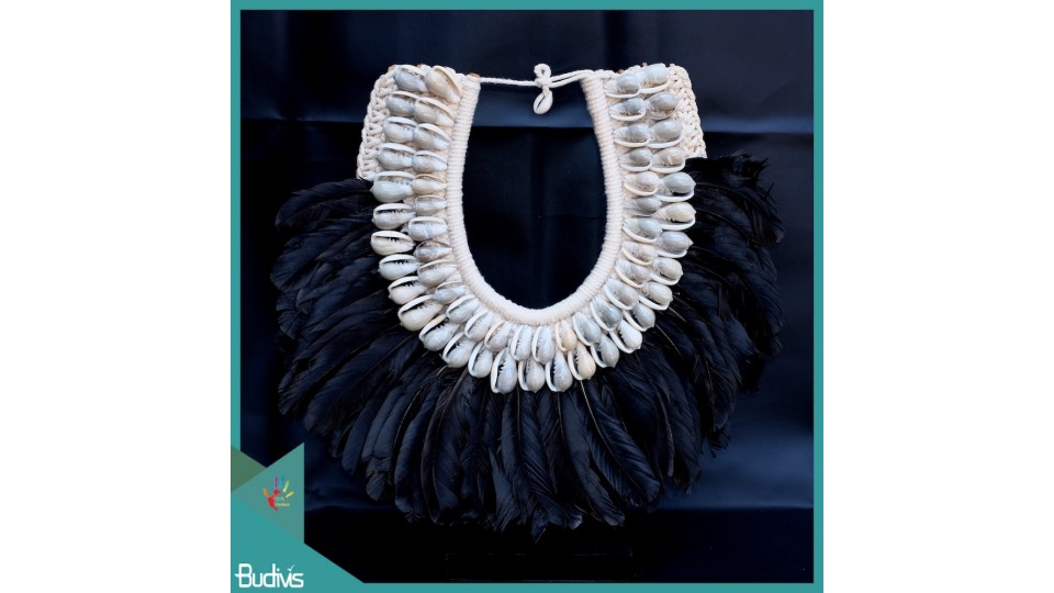 Livingroom Décoration Standing Black Feather Tribal Necklace Shell Decorative Interior