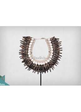 Image of Primitive Shell Decoration Tribal Shell Necklace Decorative Standing Interior Home Decoration Source: CV.Budivis in Bali, Indonesia