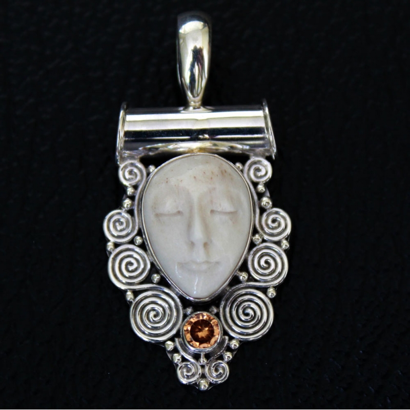 Wholesaler Moon Face Of Bone Carving Sterling Silver Pendant 925