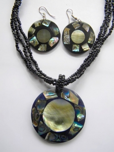 Necklace Bead Pendant Set For Sale