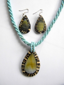 Necklace Shell Pendant Set Wholesaler