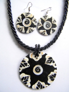 Necklace Seashell Pendant Set Bali