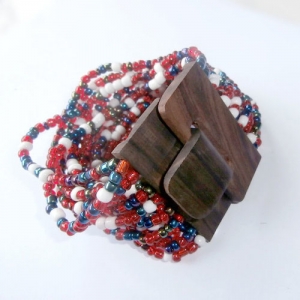 Beaded Bracelet Wood Buckle