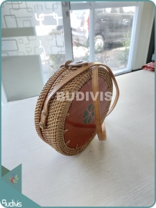 Bali Rattan Bag With Circle Wood On Top